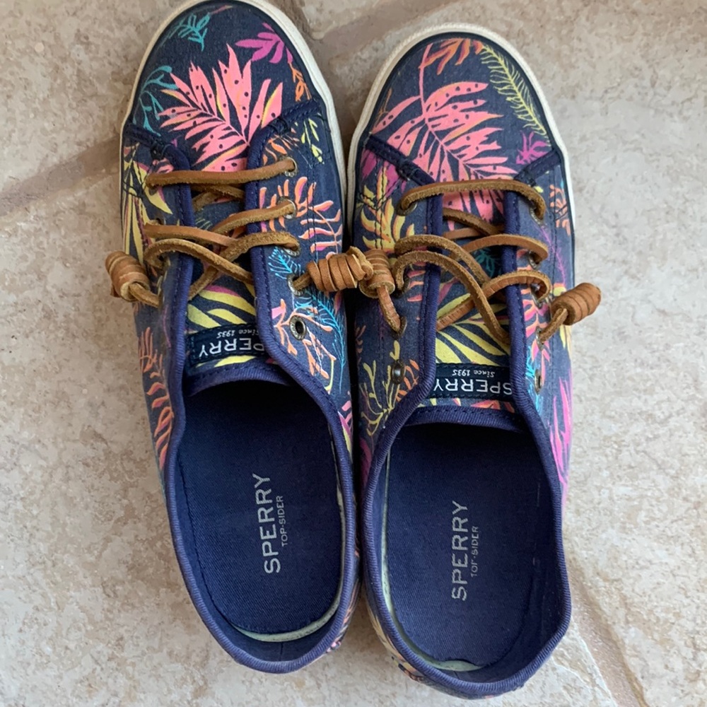 Beautiful Sperry sneakers